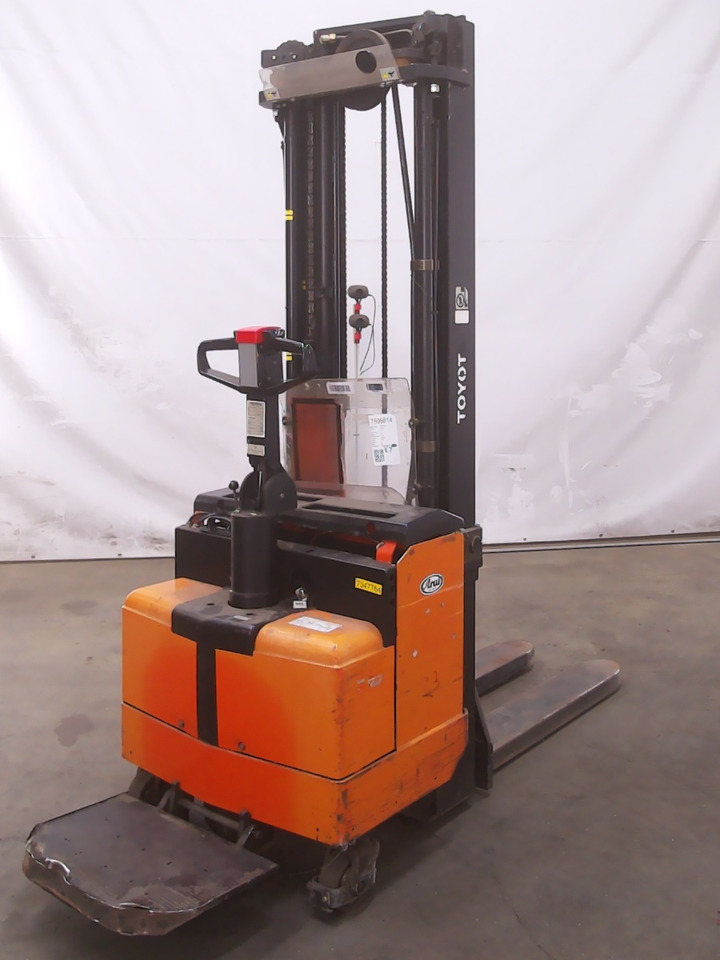Toyota SSL16 - Stacker: picture 2 Toyota SSL16 - Stacker: picture 2