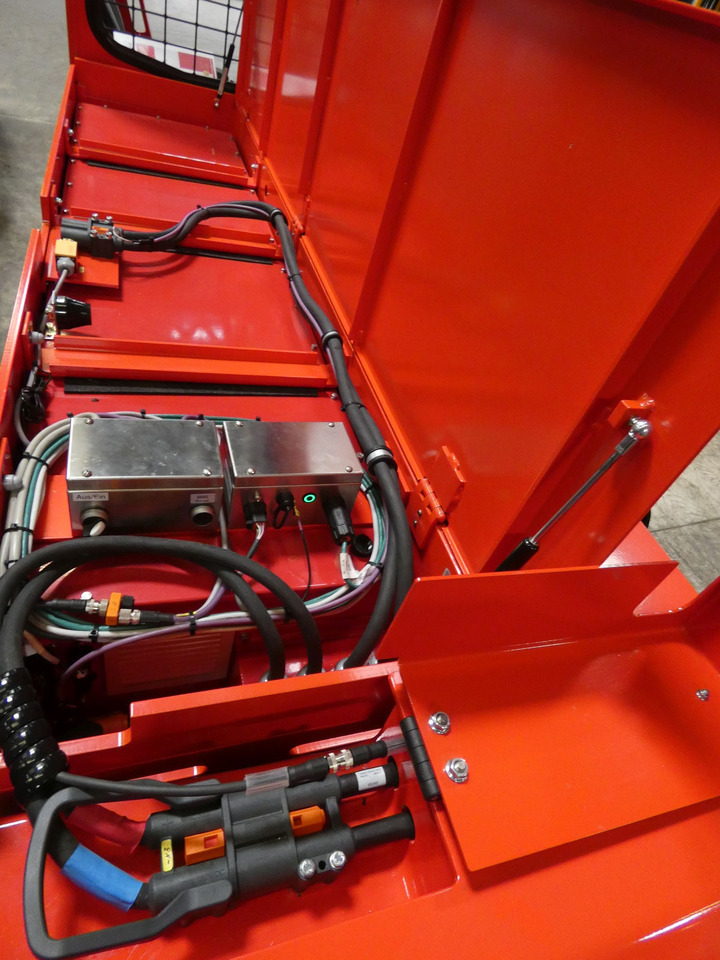 Weitere BMS40/14,5-12/82T - Electric forklift: picture 4 Weitere BMS40/14,5-12/82T - Electric forklift: picture 4