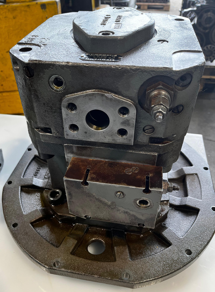 LIEBHERR Liebherr Hydraulic Pump DPVO 165 - Hydraulic pump: picture 2 LIEBHERR Liebherr Hydraulic Pump DPVO 165 - Hydraulic pump: picture 2