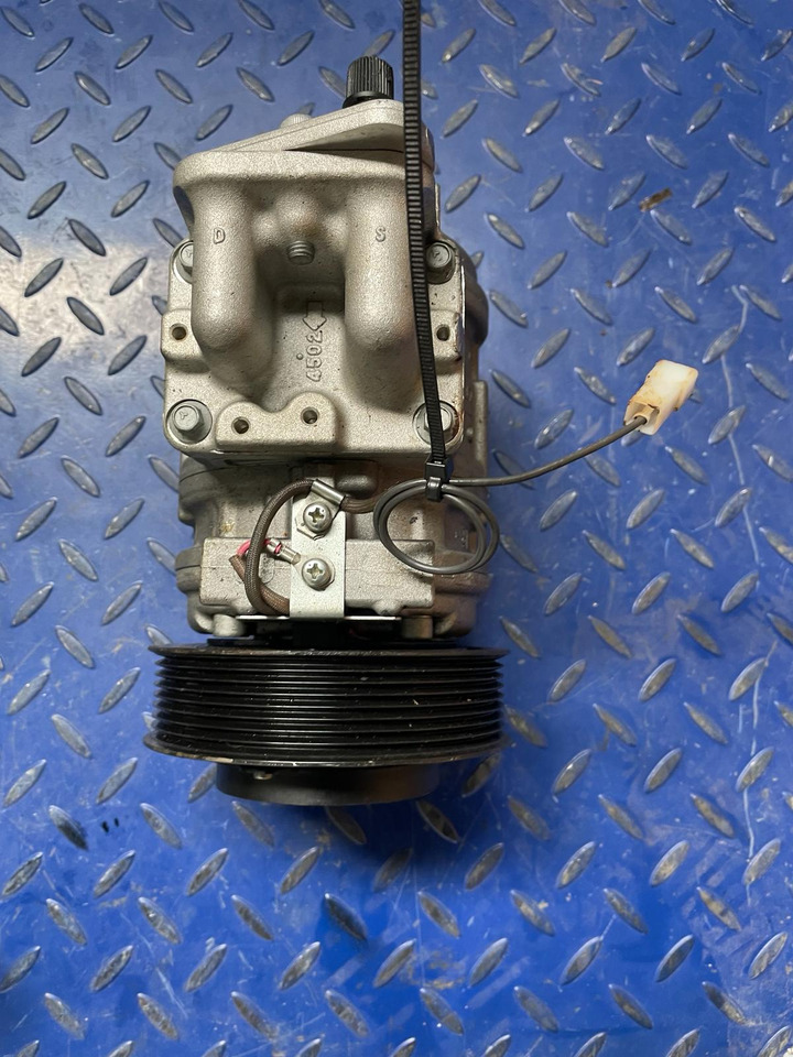 MERCEDES-BENZ Actros, Axor, Atego A0002340811 - A/C compressor for Truck: picture 2 MERCEDES-BENZ Actros, Axor, Atego A0002340811 - A/C compressor for Truck: picture 2