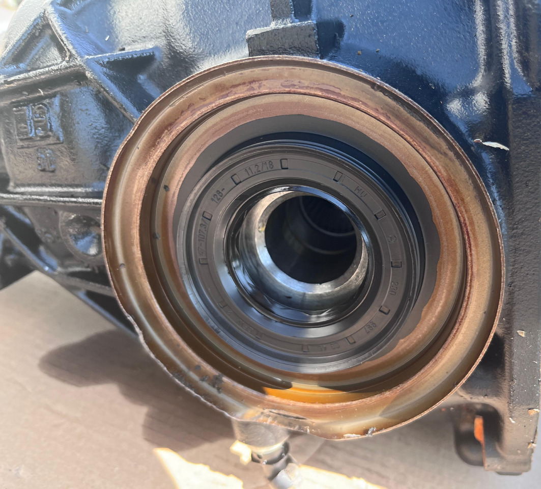 MERCEDES-BENZ E-Class Rear Differential W213 A2133503808 - Differential gear: picture 3 MERCEDES-BENZ E-Class Rear Differential W213 A2133503808 - Differential gear: picture 3