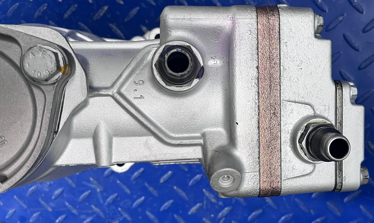 Mercedes Actros MP4 Air Compressor Euro 6 A4701302015 Reconditioned - Air brake compressor for Truck: picture 4 Mercedes Actros MP4 Air Compressor Euro 6 A4701302015 Reconditioned - Air brake compressor for Truck: picture 4