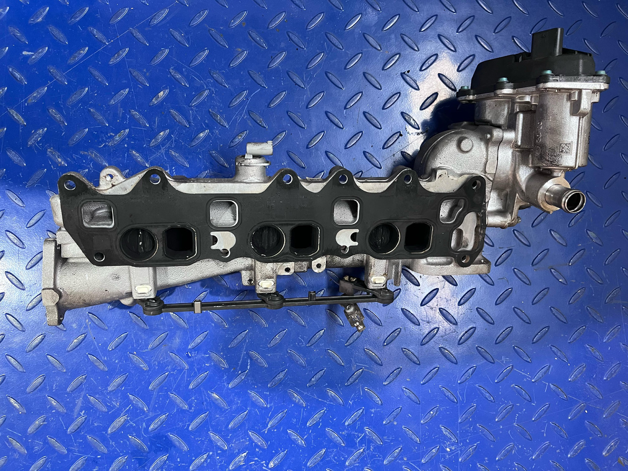 Mercedes Benz A642090 8337 / 7737 - Exhaust manifold: picture 5 Mercedes Benz A642090 8337 / 7737 - Exhaust manifold: picture 5