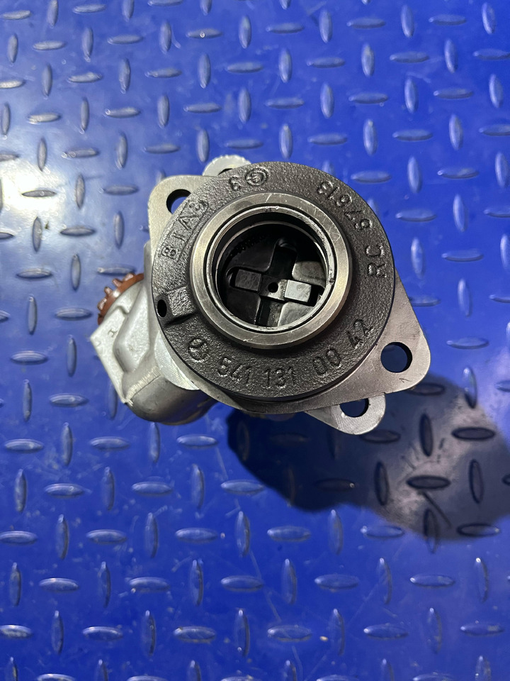 Mercedes Benz for Actros Atego LH2110875 - Steering pump: picture 3 Mercedes Benz for Actros Atego LH2110875 - Steering pump: picture 3