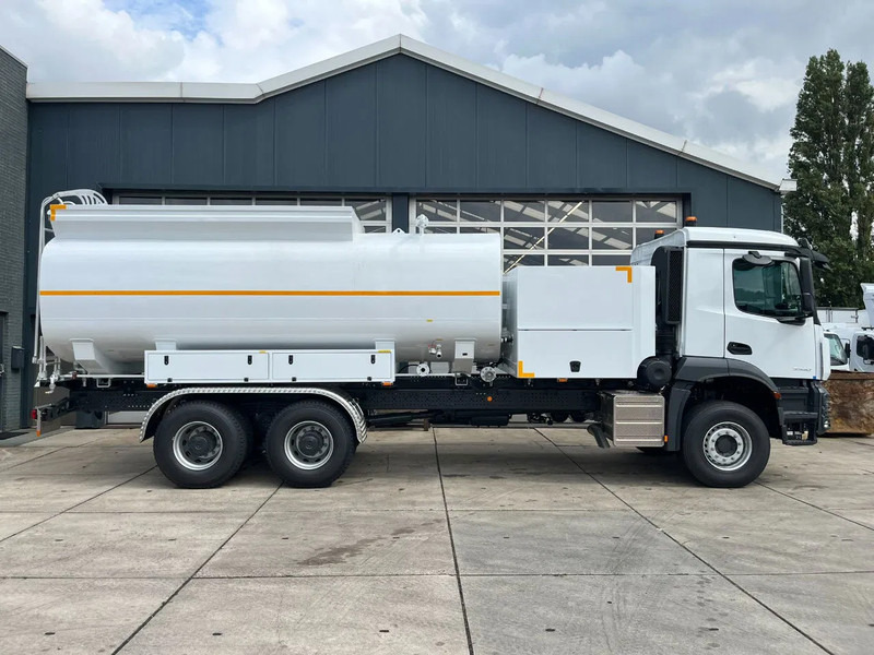 New Tank truck Mercedes-Benz Arocs 3340 6x4 Water Tank Truck: picture 6