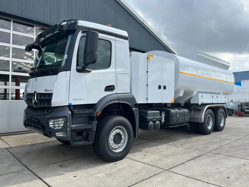 Mercedes-Benz Arocs 3340 6x6 Water Tank Truck - Tank truck: picture 1 Mercedes-Benz Arocs 3340 6x6 Water Tank Truck - Tank truck: picture 1