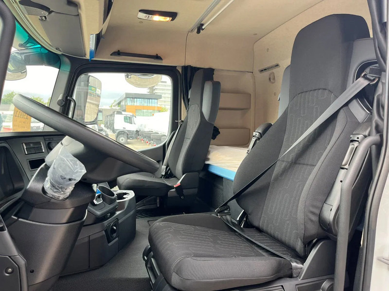 Mercedes-Benz Actros 3340 S 6x4 Tractor Head on lease Mercedes-Benz Actros 3340 S 6x4 Tractor Head: picture 17