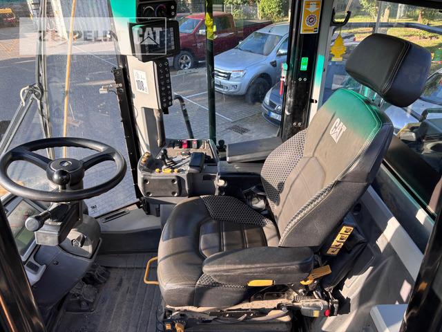 Wheel loader Cat 972M: picture 8