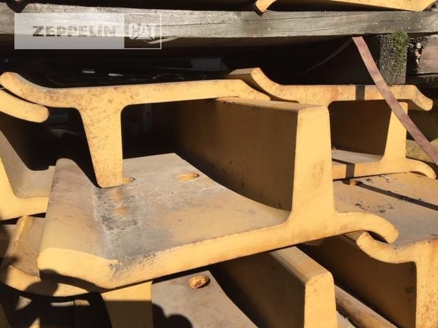 Cat Bodenplatten 610 mm - Spare parts for Crawler excavator: picture 3 Cat Bodenplatten 610 mm - Spare parts for Crawler excavator: picture 3