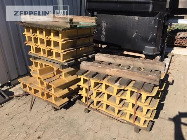 Cat Bodenplatten 610 mm - Spare parts for Crawler excavator: picture 1 Cat Bodenplatten 610 mm - Spare parts for Crawler excavator: picture 1