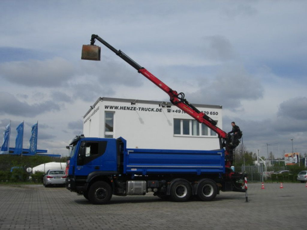 Iveco TRACKER 260T50 6x4 3-Achs Kipper Heckkran Espilo - Tipper, Crane truck: picture 1 Iveco TRACKER 260T50 6x4 3-Achs Kipper Heckkran Espilo - Tipper, Crane truck: picture 1