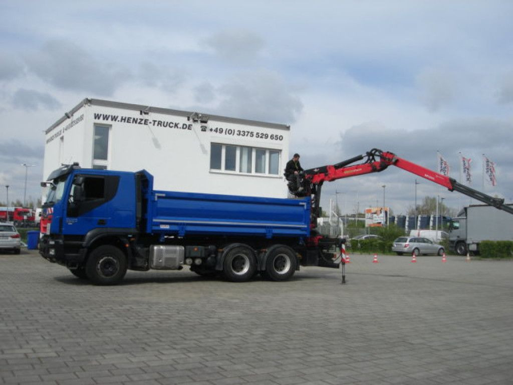 Iveco TRACKER 260T50 6x4 3-Achs Kipper Heckkran Espilo - Tipper, Crane truck: picture 3 Iveco TRACKER 260T50 6x4 3-Achs Kipper Heckkran Espilo - Tipper, Crane truck: picture 3