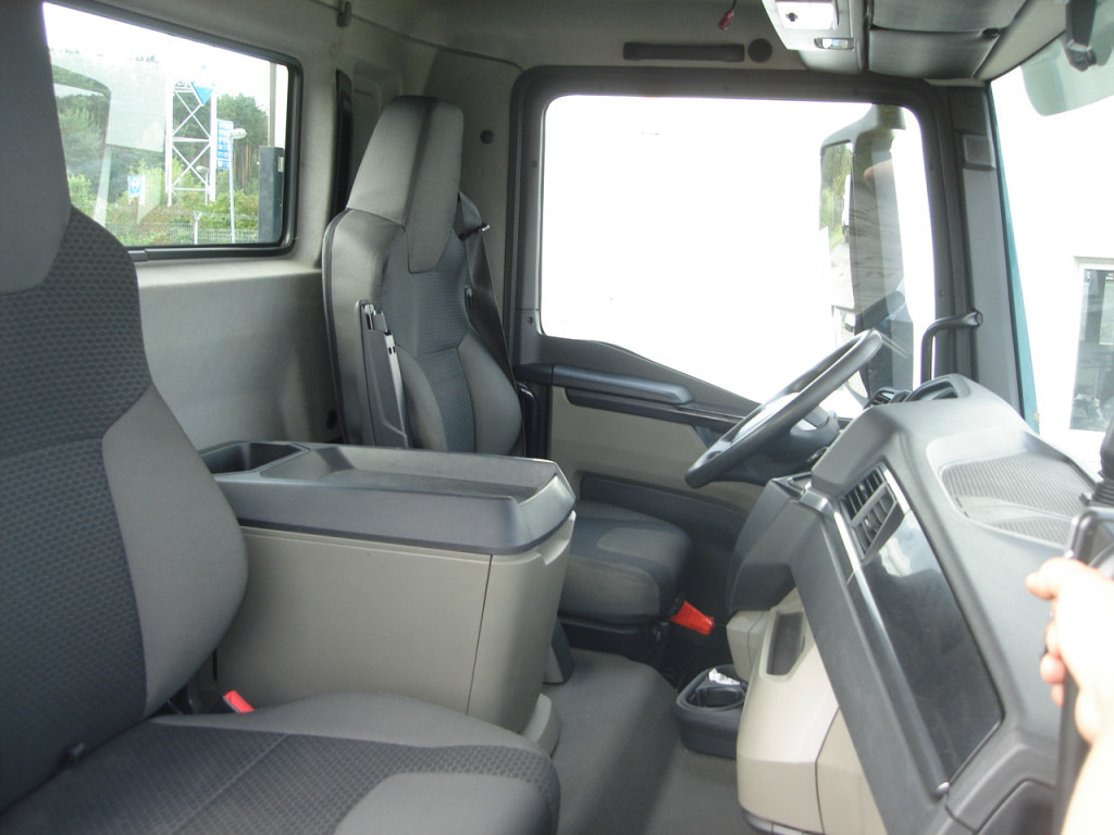 MAN TG-M 15.250 BL Abrollkipper - Hook lift truck: picture 2 MAN TG-M 15.250 BL Abrollkipper - Hook lift truck: picture 2