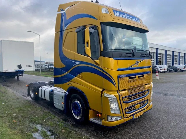 Volvo FH 13.460 trekker, met XL cabine, special paint en incl parc cool, fridge, - Tractor unit: picture 2 Volvo FH 13.460 trekker, met XL cabine, special paint en incl parc cool, fridge, - Tractor unit: picture 2