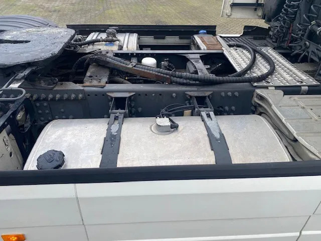 Volvo FH 500 , euro 6 met hydrauliek en lage km stand......compleet uitgevoerd..... - Tractor unit: picture 4 Volvo FH 500 , euro 6 met hydrauliek en lage km stand......compleet uitgevoerd..... - Tractor unit: picture 4