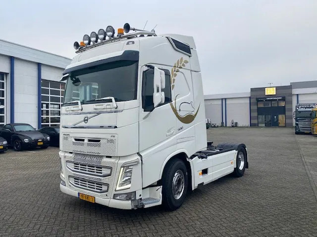 Volvo FH 500 , euro 6 met hydrauliek en lage km stand......compleet uitgevoerd..... - Tractor unit: picture 1 Volvo FH 500 , euro 6 met hydrauliek en lage km stand......compleet uitgevoerd..... - Tractor unit: picture 1
