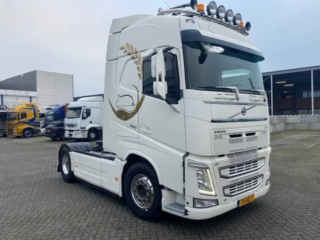 Volvo FH 500 , euro 6 met hydrauliek en lage km stand......compleet uitgevoerd..... - Tractor unit: picture 2 Volvo FH 500 , euro 6 met hydrauliek en lage km stand......compleet uitgevoerd..... - Tractor unit: picture 2