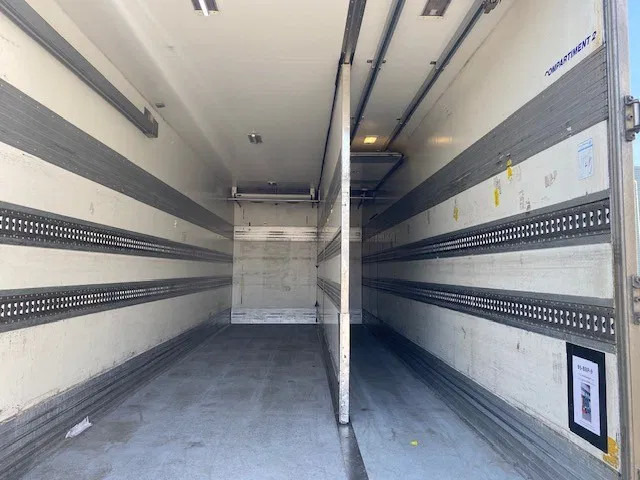 Volvo FM 330 EEV koelvriesbak , 760 lang, 2 comp, carrier koeler, D"hollandia klep - Refrigerator truck: picture 4 Volvo FM 330 EEV koelvriesbak , 760 lang, 2 comp, carrier koeler, D"hollandia klep - Refrigerator truck: picture 4