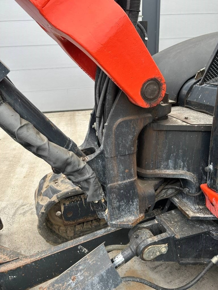 Mini excavator Kubota KX 080-4: picture 6