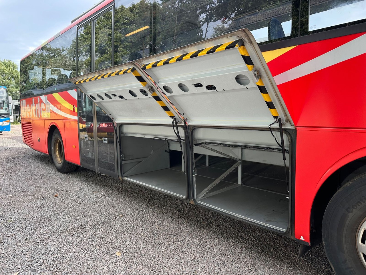 Mercedes-Benz O550 Integro (56 Sitze*Klima*Schalt) - Suburban bus: picture 5 Mercedes-Benz O550 Integro (56 Sitze*Klima*Schalt) - Suburban bus: picture 5